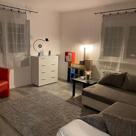 Calme Avec Jardin Casa de Férias *